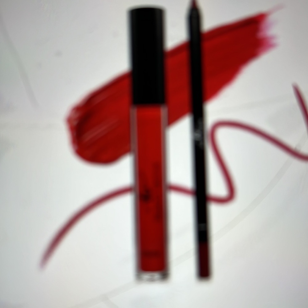 Beauty Vaulte ERUPT lip set liquid matte lipstick & lip liner